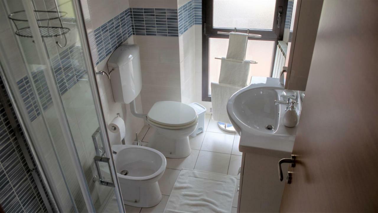 Nicolaus Apartment Sesto Calende Bagian luar foto