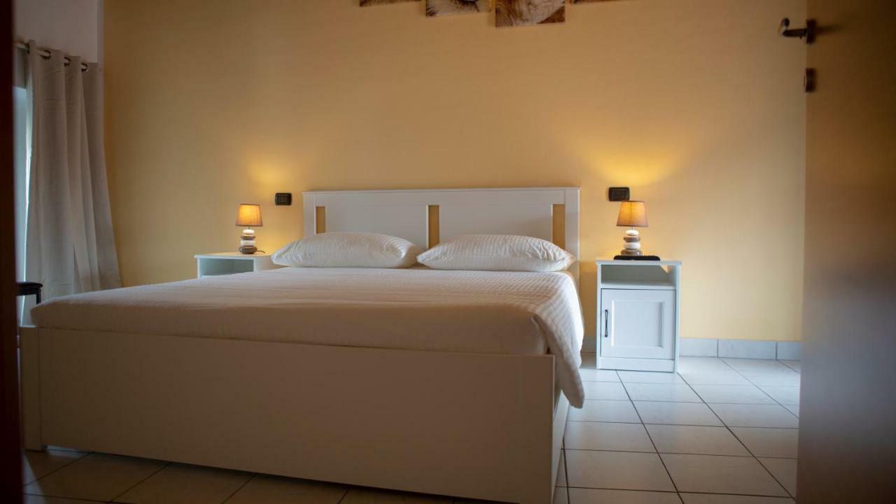 Nicolaus Apartment Sesto Calende Bagian luar foto